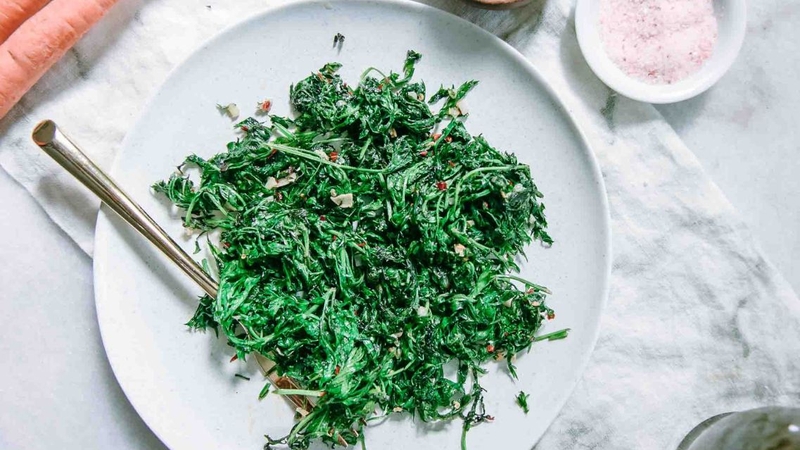 Thành phần dinh dưỡng trong lá cà rốt khá phong phú