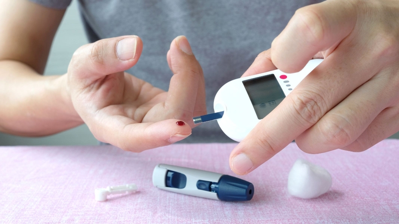 Kết hợp lá mơ và nước dừa hỗ trợ kiểm soát chế độ ăn ở người rối loạn chuyển hóa