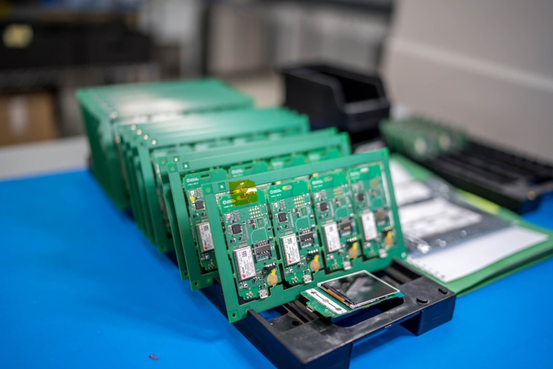 Làm công nhân điện tử có độc hại không? Những rủi ro tiềm ẩn 2