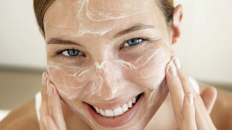 Cách làm đẹp bằng sữa mẹ đơn giản và hiệu quả 2