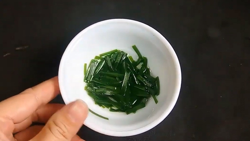 Làm gì khi bị đau họng ù tai kéo dài 2