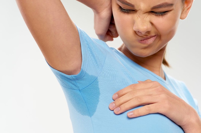 Làm sao để biết mình có bị hôi nách không 1