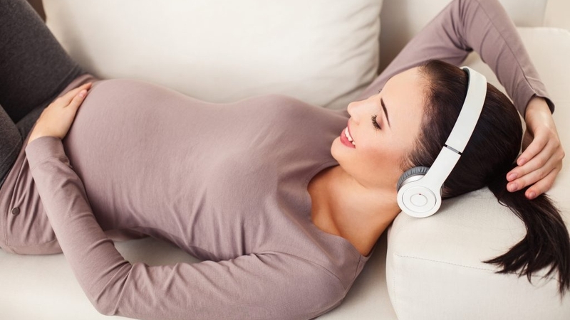 Làm sao để biết thai nhi đang thức hay ngủ trong bụng mẹ? 4