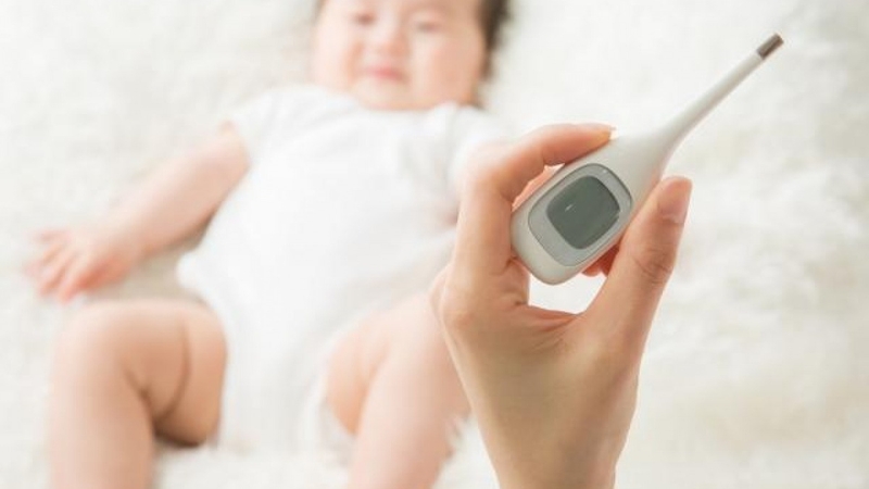 lam-sao-de-biet-tre-so-sinh-nong-hay-lanh-va-nhung-dieu-me-can-biet 3.jpg