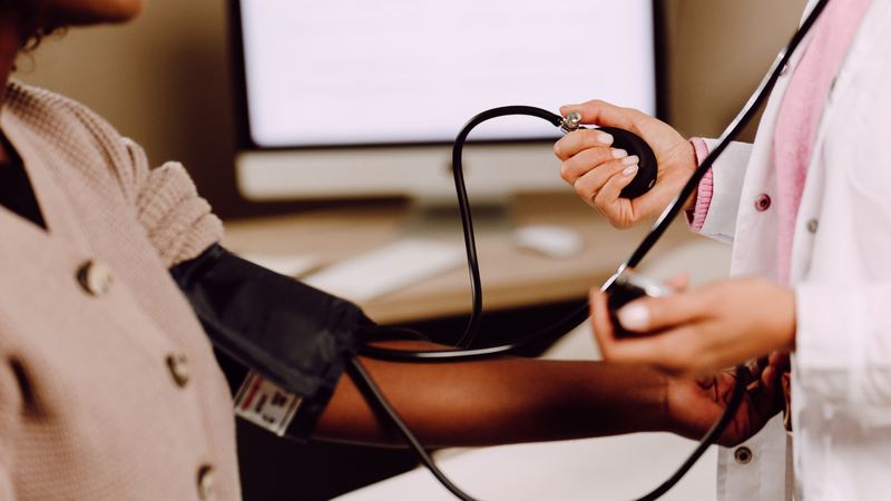 lam-the-nao-de-khong-bi-tang-huyet-ap-va-nhung-dieu-ban-can-biet 2.png