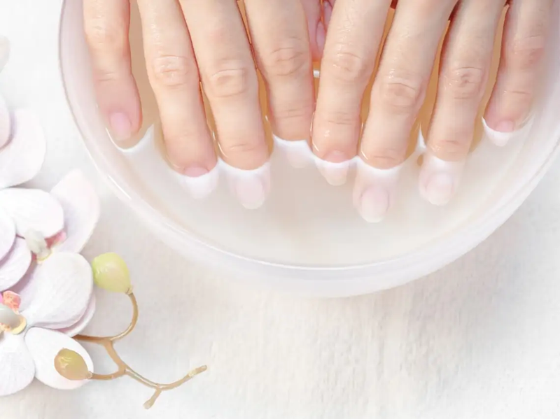 cách làm trắng móng tay bị vàng đơn giản nhất