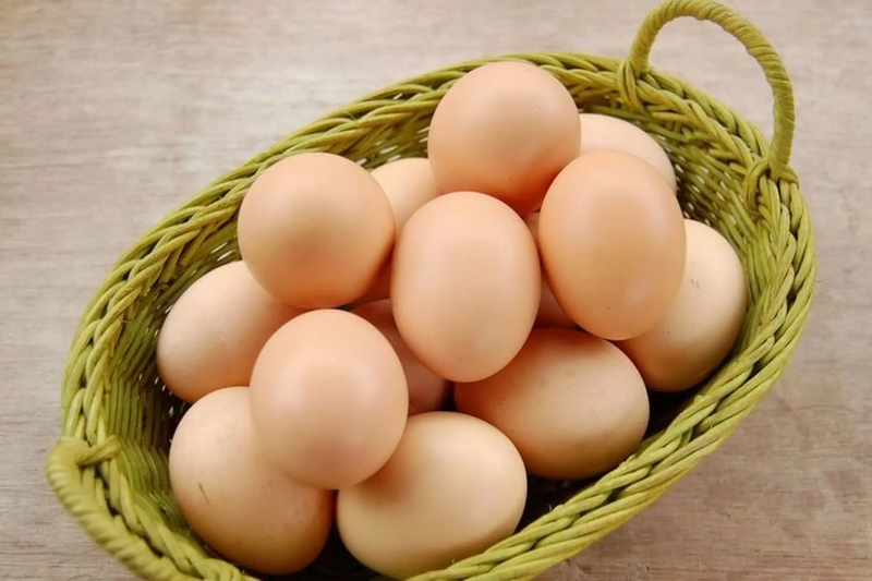 Trứng dùng lăn trên cơ thể phải tươi và được luộc chín hoàn toàn