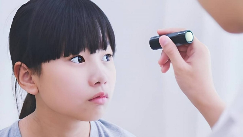 Lé kim là gì? Cách điều trị mắt lé kim đơn giản tại nhà 2