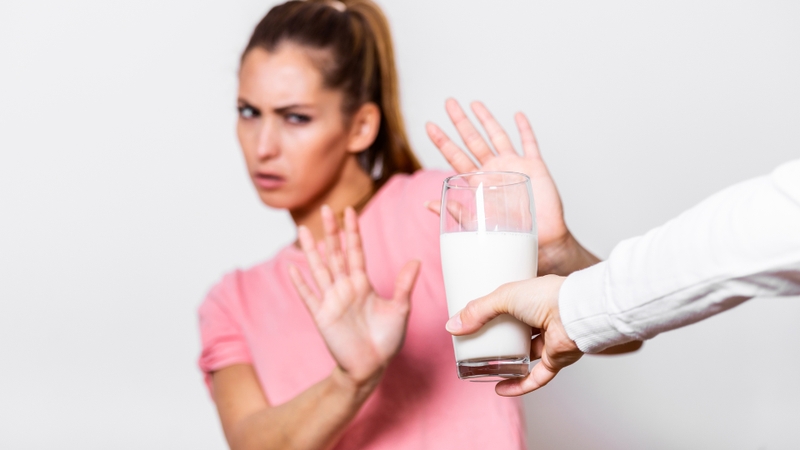 đi ngoài ra mỡ màu váng 2