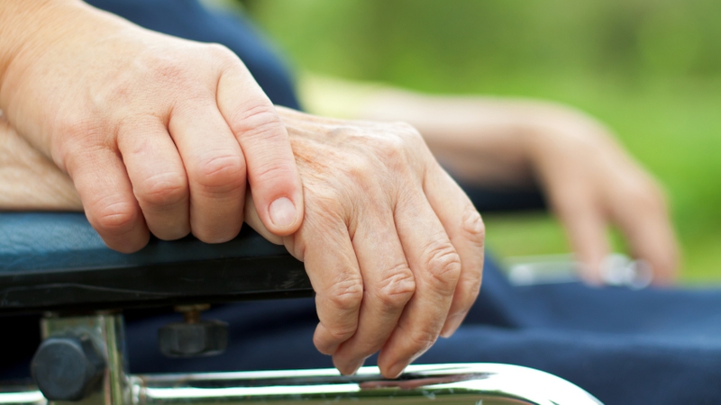 Liệt tứ chi: Nguyên nhân, triệu chứng và điều trị bệnh 1