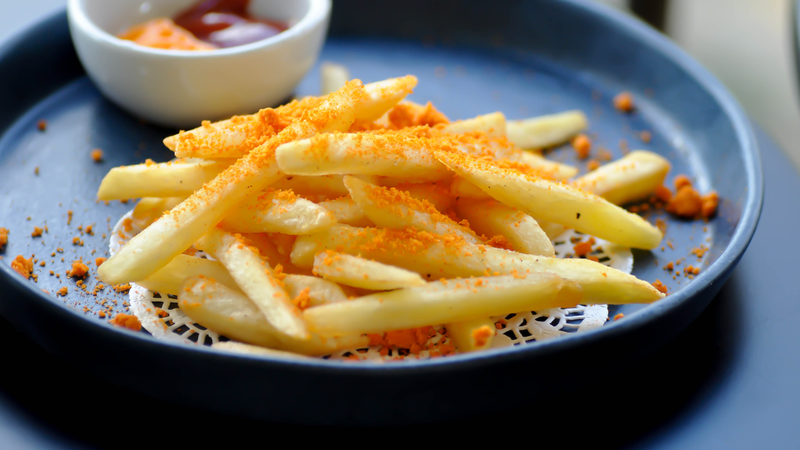 Bột phô mai được dùng phổ biến trong các món ăn vặt như khoai tây chiên