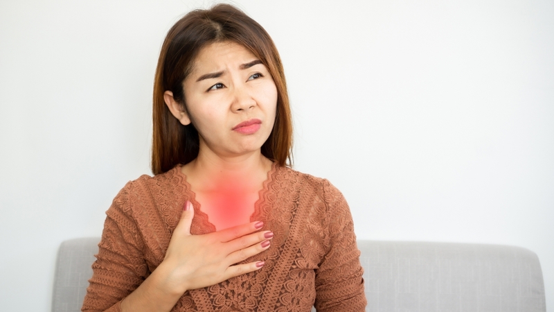 Những người bị viêm loét dạ dày, trào ngược axit cần hạn chế sử dụng giấm táo