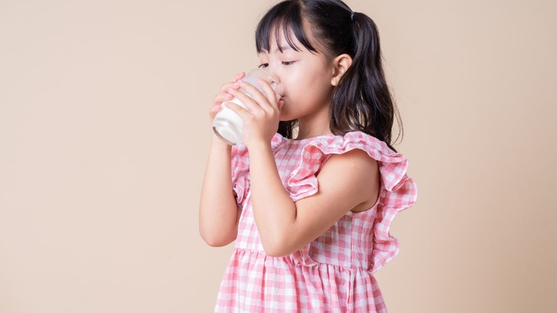 Sắt uống chung với sữa được không? Lý do bạn nên biết 2