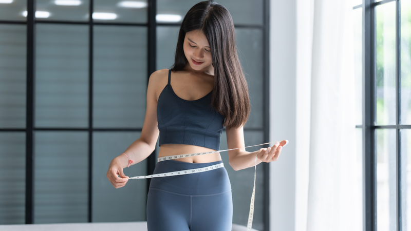 Nước chanh bổ sung vitamin C giúp hỗ trợ tiêu hóa và kiểm soát cân nặng