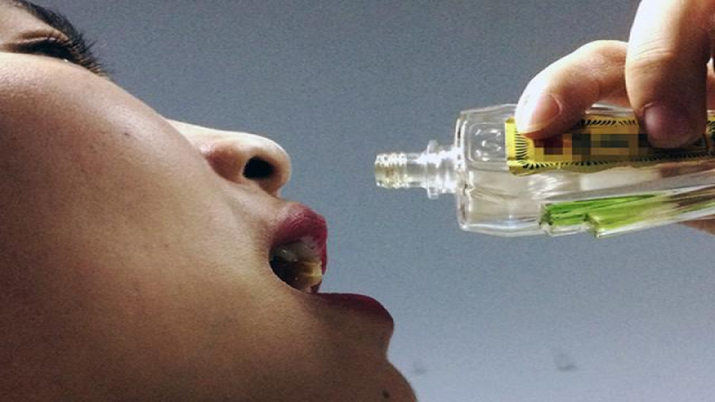 Lỡ uống dầu gió có sao không?