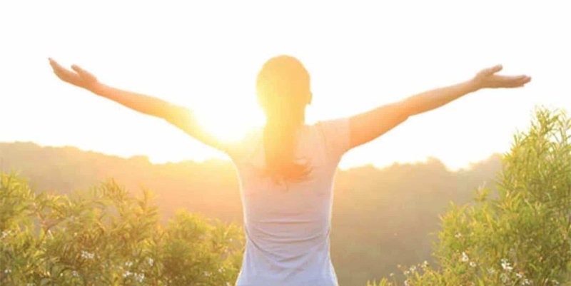 loai-anh-sang-nao-tot-cho-mat-cua-ban 3.jpg