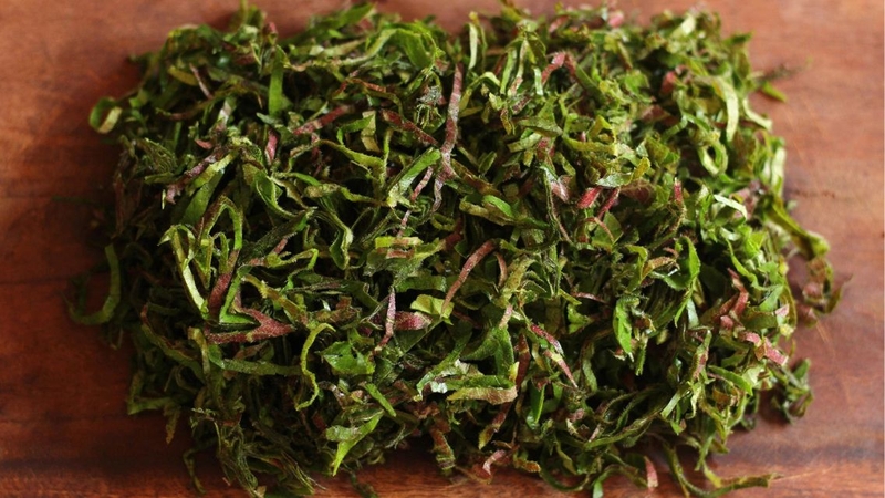 Có nhiều&nbsp;loại lá rán cùng trứng&nbsp;giá rẻ, dễ kiếm nhưng lại tốt cho sức khỏe