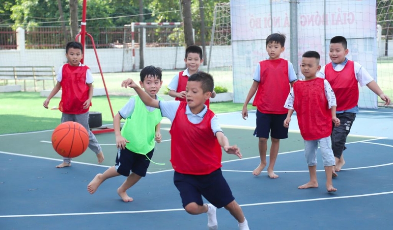 Lợi ích của việc chơi bóng rổ? Nên cho trẻ chơi bóng rổ ở độ tuổi nào? 3