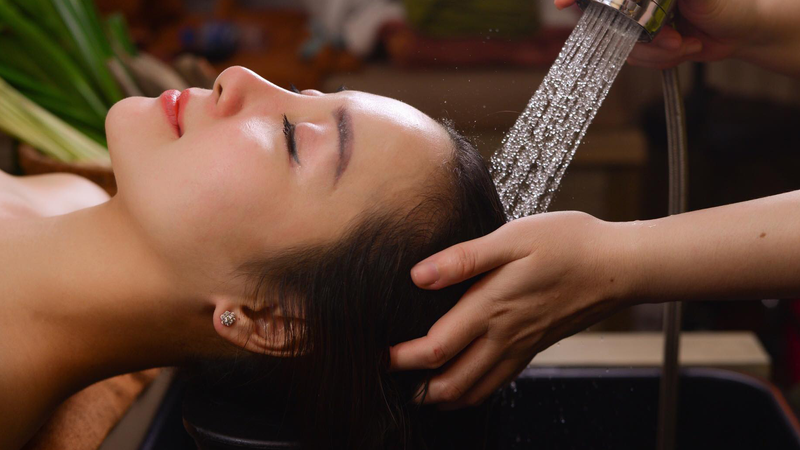 Lợi ích của việc sử dụng dầu gội thảo dược đối với mái tóc của chúng ta 0