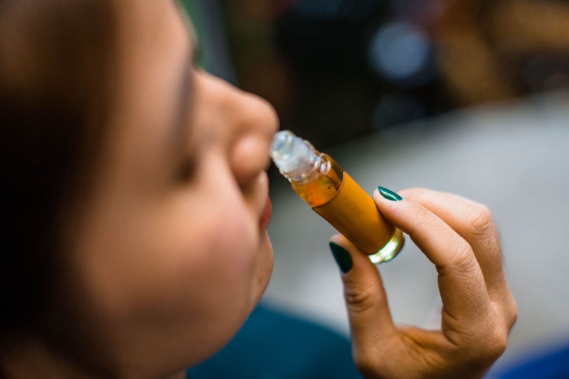 Lợi ích và lưu ý khi sử dụng tinh dầu gừng