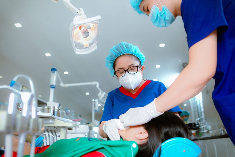 Lợi trùm răng khôn là gì? Cắt lợi răng khôn có đau không?2