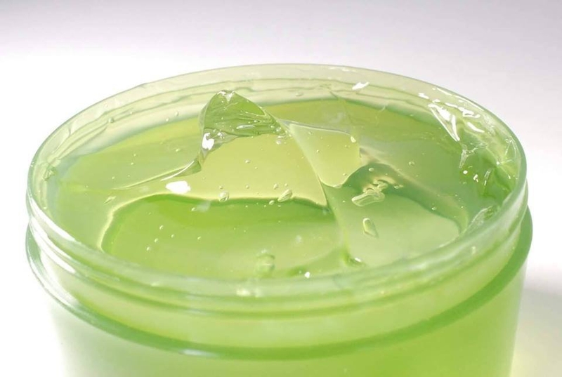 Cạo lông chân xong nên bôi gì để da không bị kích ứng? 3