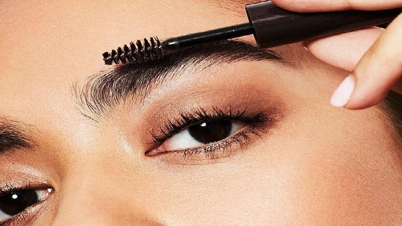 Lông mày mọc ngược là gì? Làm sao xử lý? 3