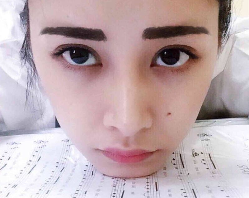 Lông mày xăm bao lâu thì bong và lên màu chuẩn đẹp?1