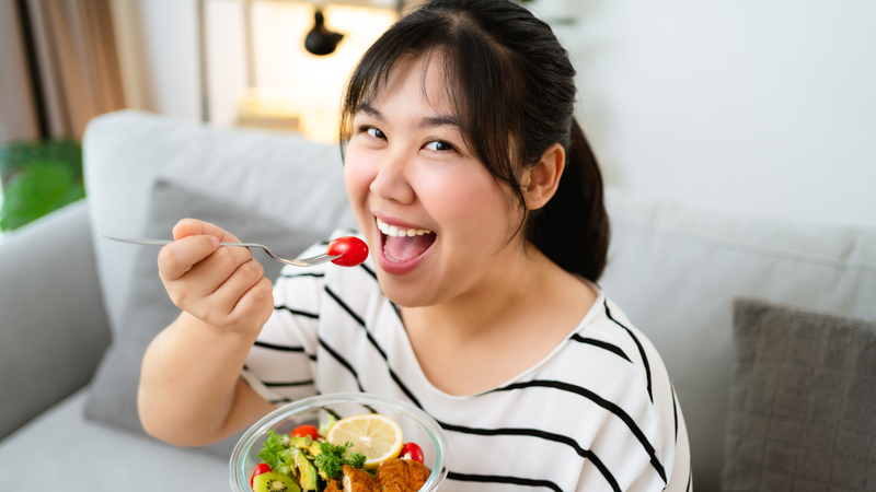 “Highkey” được dùng để nhấn mạnh một điều gì đó một cách mạnh mẽ, rõ ràng và không hề che giấu