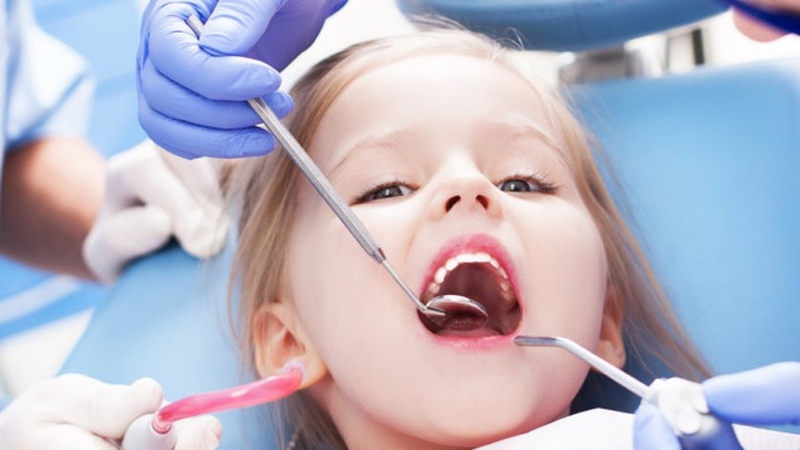 rang-sua-lung-lay-bao-lau-thi-nho-me-nen-lam-gi-2