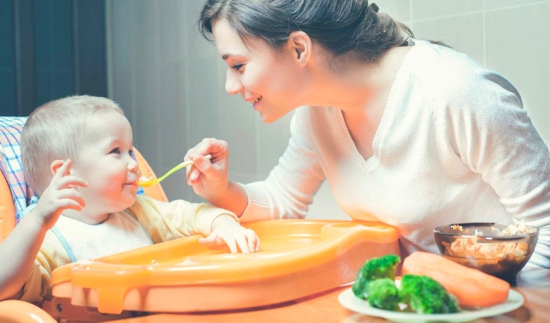 Lượng sữa cho bé 8 tháng tuổi? Nhu cầu bú sữa của trẻ theo từng giai đoạn 2