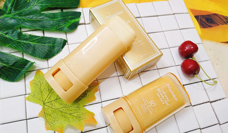 Kem chống nắng mùa hè JM Solution Gold cho da khô dưỡng ẩm