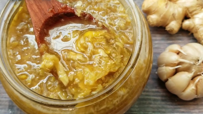 Mách bạn 3 cách dùng tỏi mật ong gừng trị ho cực hiệu quả