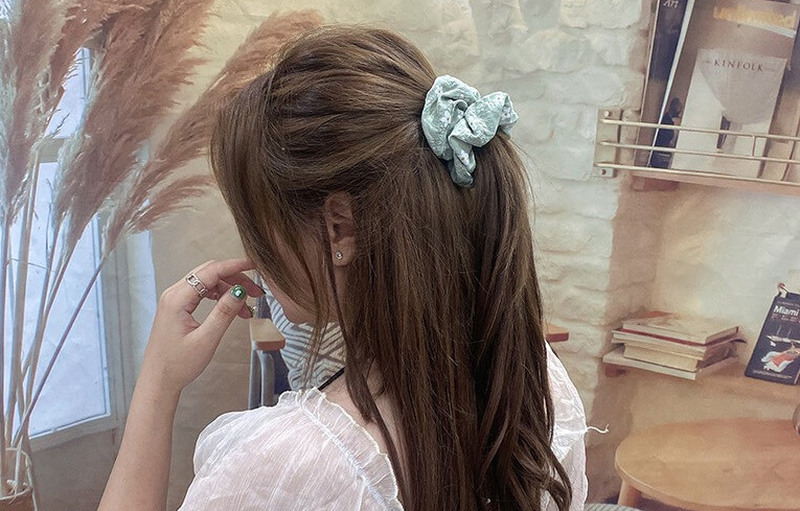 Mách bạn 4 cách buộc tóc đẹp để đi học vừa gọn vừa xinh 2