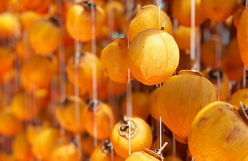 Mách bạn cách bảo quản hồng treo gió dẻo thơm không mốc 1