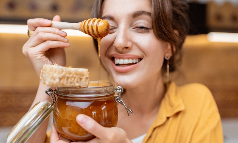 Mách bạn cách chữa khàn tiếng bằng mật ong hiệu quả tại nhà