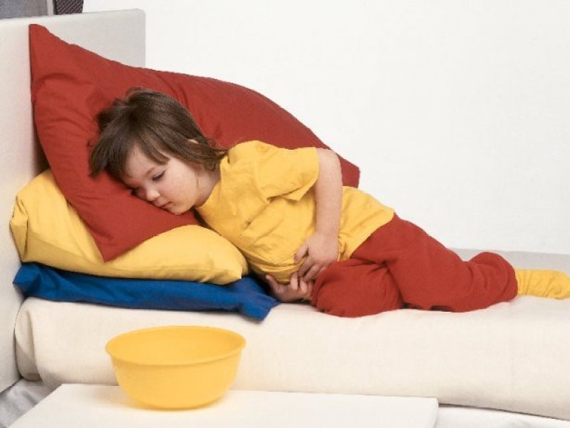 Mách bạn: Cách xử lý khi bé bị ngộ độc thực phẩm