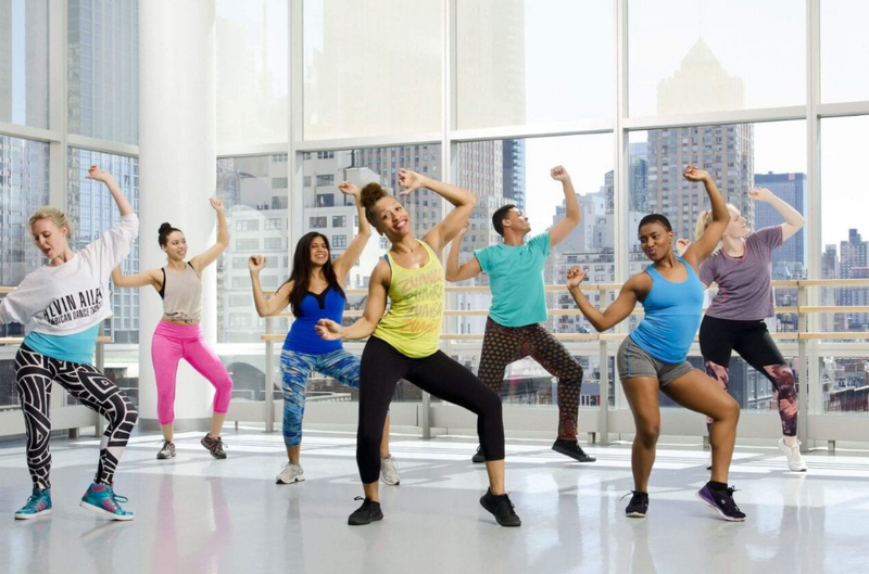 Mách bạn kỹ thuật tập zumba đúng cách? Làm quen các điệu nhảy cơ bản 1