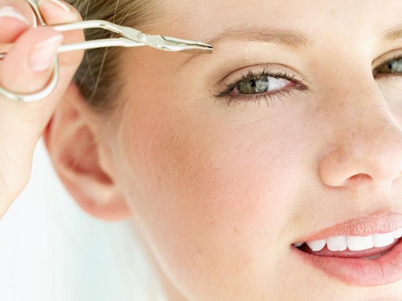 Chị em nếu biết cách tỉa lông mày phù hợp với dáng khuôn mặt là đủ giúp tôn lên đường nét xinh đẹp bản thân. 4