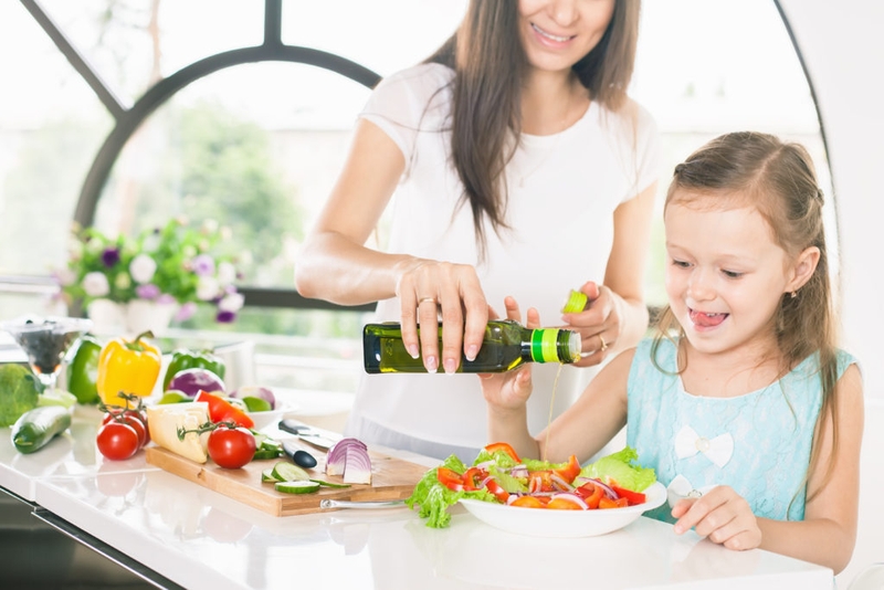 Bạn nên đến các cửa hàng có uy tín và chất lượng cao khi mua dầu oliu