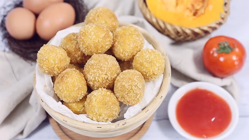 Mách mẹ cách làm bánh bí đỏ cho bé ăn dặm cực ngon miệng 4