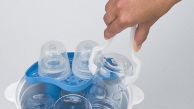 Mách mẹ cách luộc bình sữa cho trẻ sơ sinh an toàn 2