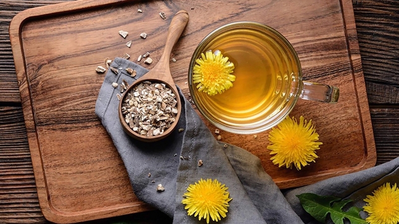 Mách mẹ thức uống trà bồ công anh lợi sữa và những lưu ý quan trọng 4