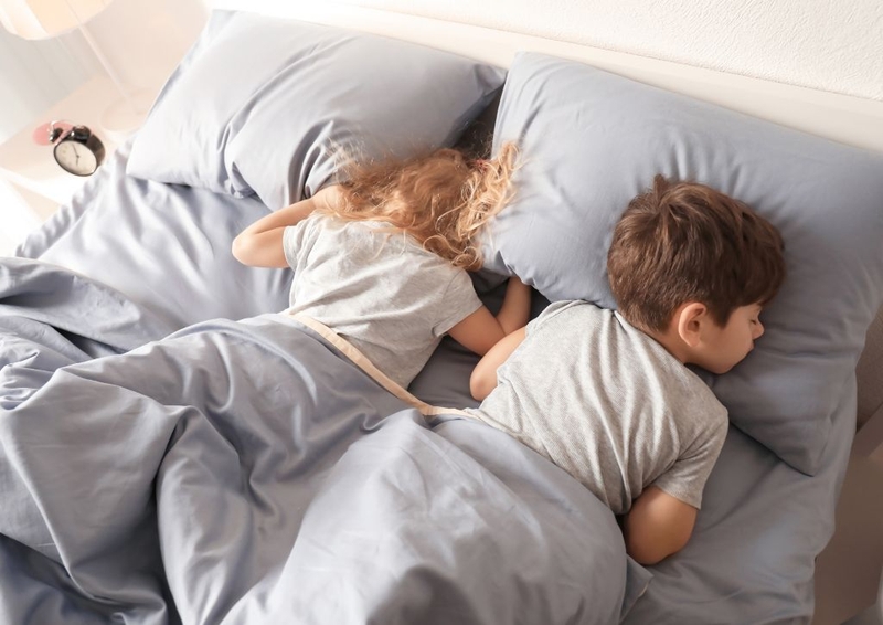 Mách mẹ trẻ nghiến răng thiếu chất gì và cách khắc phục sớm  1