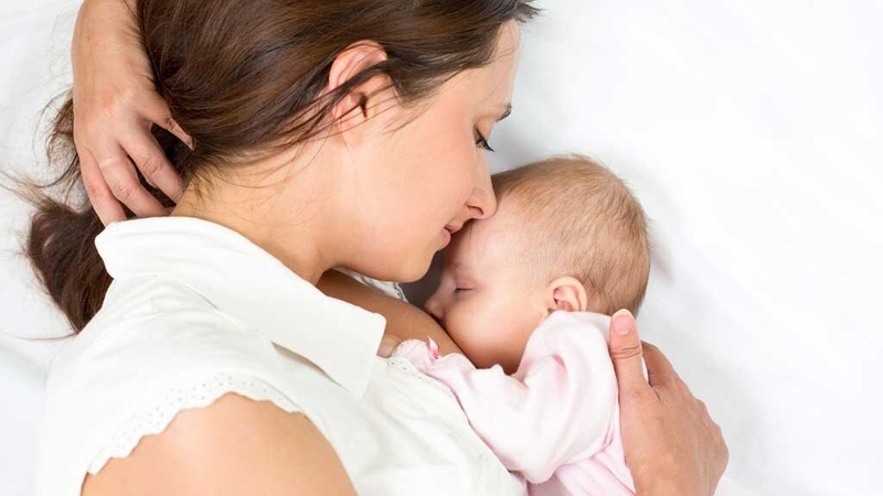 Mẹ nên cai sữa cho bé nếu cảm thấy căng thẳng hoặc cần quay trở lại làm việc