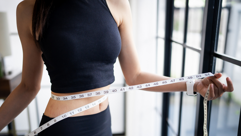 Mâm xôi đỏ chứa ít calo nhưng lại giàu chất xơ và nước từ đó hỗ trợ kiểm soát cân nặng