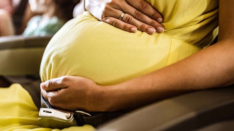 Mang thai 3 tháng đầu đi máy bay có an toàn không? 4