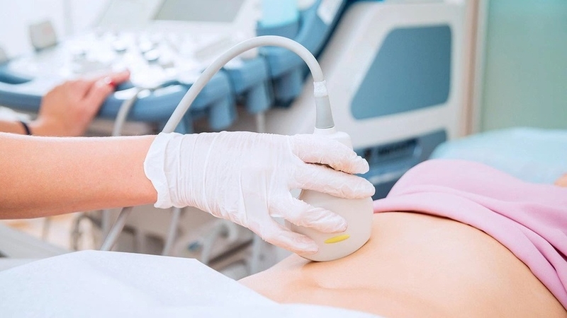 Mang thai ngoài tử cung thử que có lên vạch không? 2