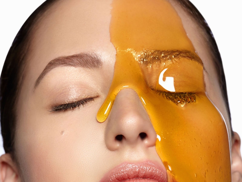 Massage mặt bằng mật ong: Những lợi ích không ngờ 3