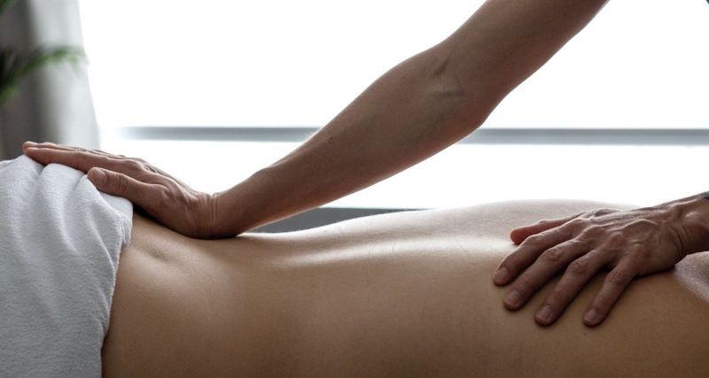 Massage sau sinh là gì và mang đến lợi ích sức khỏe nào 2